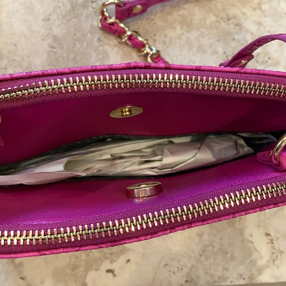 Crossbody bag gold chain faux alligator skin pink - Picture 6 of 16